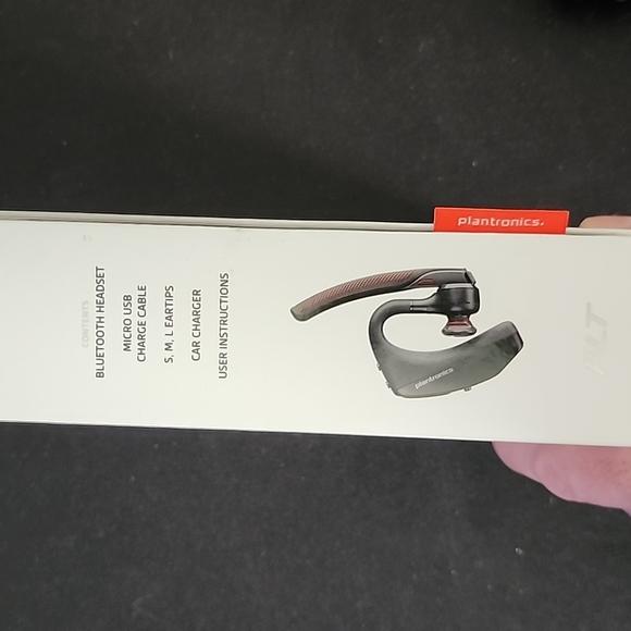 Plantronics over the ear Bluetooth headset - Picture 3 of 4